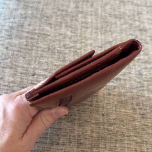 Banana Republic leather wallet - Picture 7 of 9